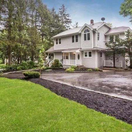 Private Suite In Huntington Station Экстерьер фото