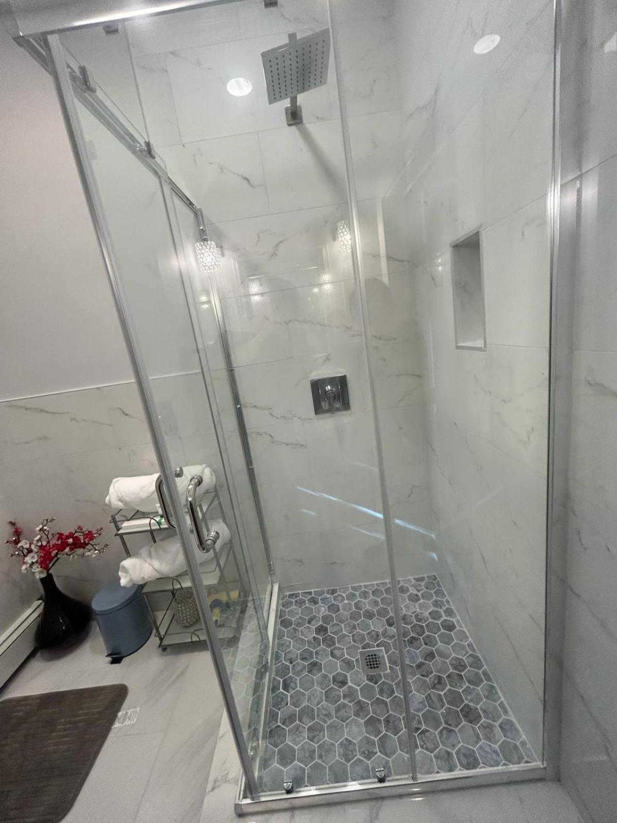 Private Suite In Huntington Station Экстерьер фото