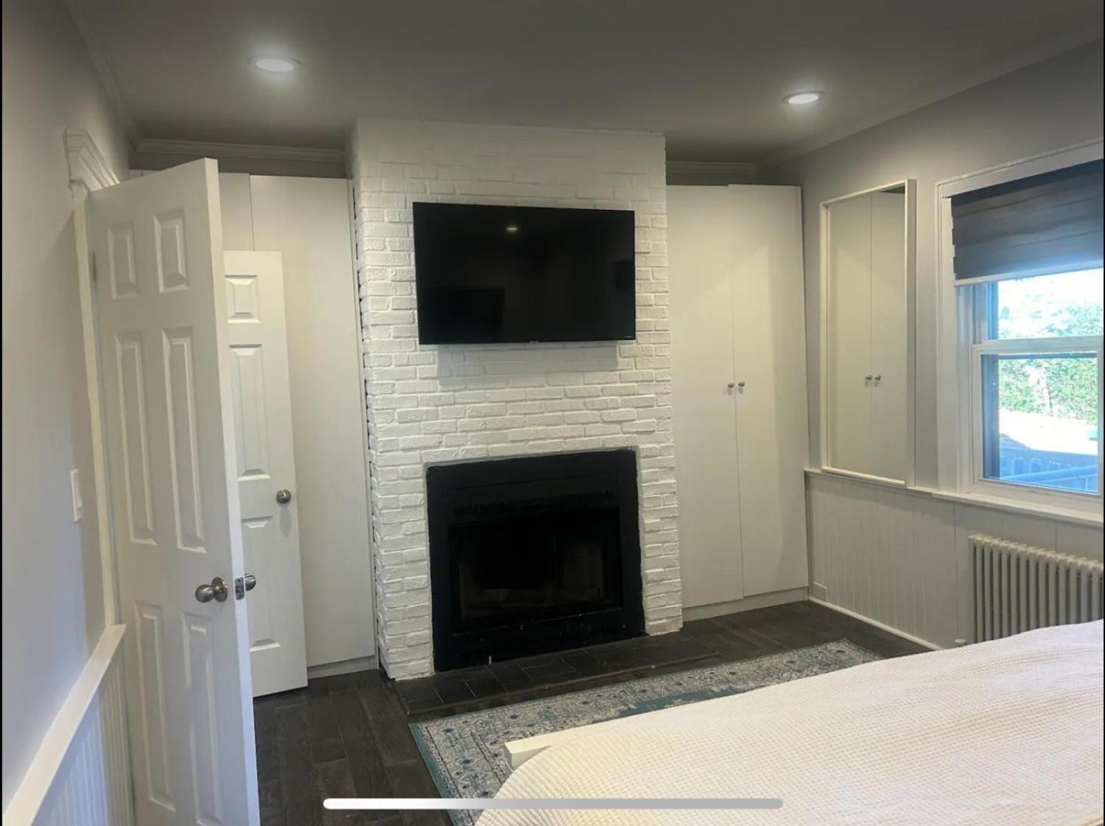 Private Suite In Huntington Station Экстерьер фото